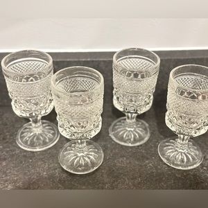 4 Vintage Wexford Claret wine glasses.